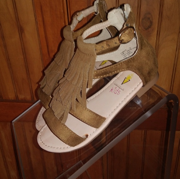 Volatile Kids Fringe Sandals - Picture 1 of 3